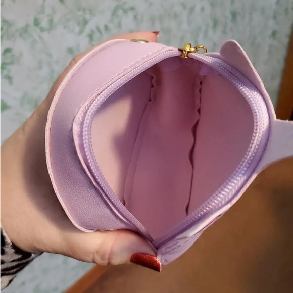 ‼️$7‼️ Cute Tiny Unicorn Purse with Rope Strap Zipper Closure 🦄 - Picture 4 of 14